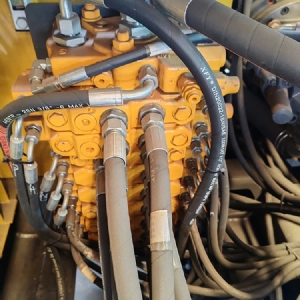 100型轮式挖掘机