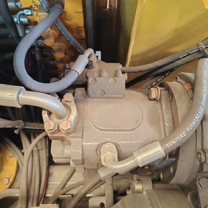 100型轮式挖掘机