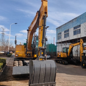 135型轮式抓木机