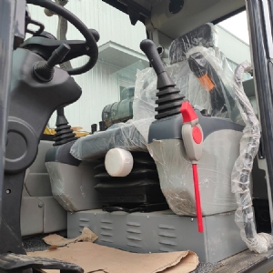 135型轮式抓木机